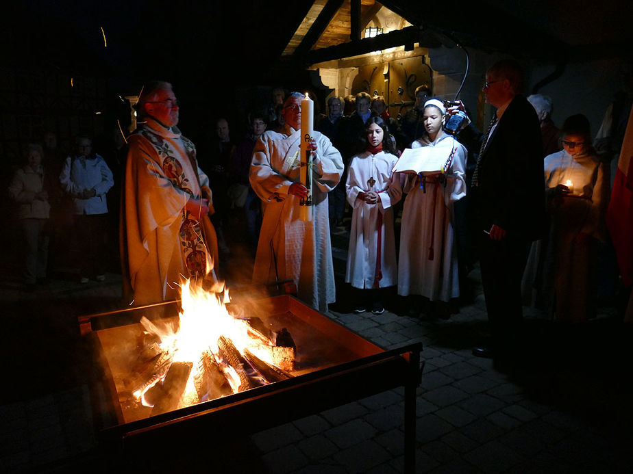 Lumen Christi - Auferstehungsmesse in St. Crescentius (Foto: Karl-Franz Thiede)